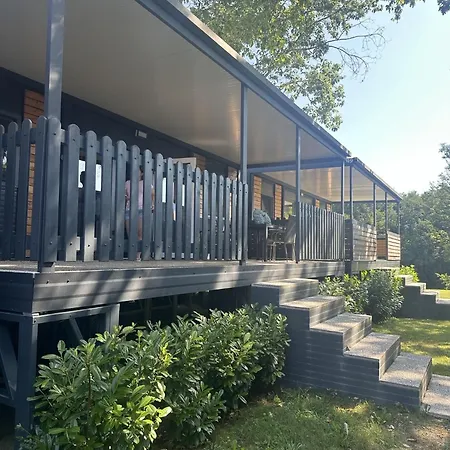 Holiday home Big Berry Kolpa - Mir Mobile House Gradac