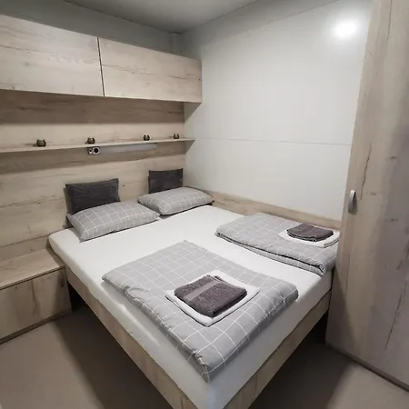 Big Berry Kolpa - Mir Mobile House Semesterbostad